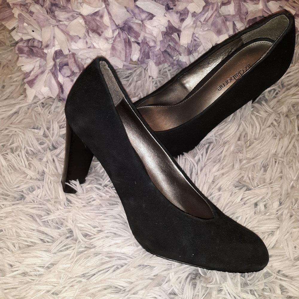 Heels - Picture 2 of 4